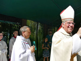 Festgottesdienst zum 1.000 Todestag des Heiligen Heimerads auf dem Hasunger Berg (Foto: Karl-Franz Thiede)